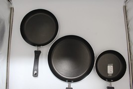 Farberware Kitchen Nonstick Frying Pan Set  8&quot; ,10.25&quot;,12&quot; plates 3 pan set - $19.80