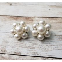 Vintage Clip On Earrings - Faux Peal Cluster Flower - 7/8&quot; - £9.90 GBP