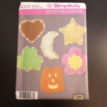 Simplicity Crafts 4372 Pattern Lighted Decorations Pumpkin Flower Heart Star UC - £4.58 GBP