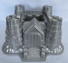 Nordic Ware Birthday Party Medieval Castle 10 Cup Cast Aluminum Baking Bundt Pan - £13.62 GBP