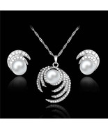 SILVER PEARL AND RHINESTONE PENDANT AND EARRING SET - £9.57 GBP