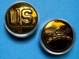 CIRCA 1942-1970, U.S. AND ARMORED CAVALRY, COLLAR DISKS, TYPE V, ENLISTED - €12,84 EUR