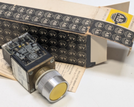 NOS ALLEN BRADLEY 800MR-A9A PUSHBUTTON FLUSH HEAD YELLOW 1 NO 1 NC SER C - $14.84