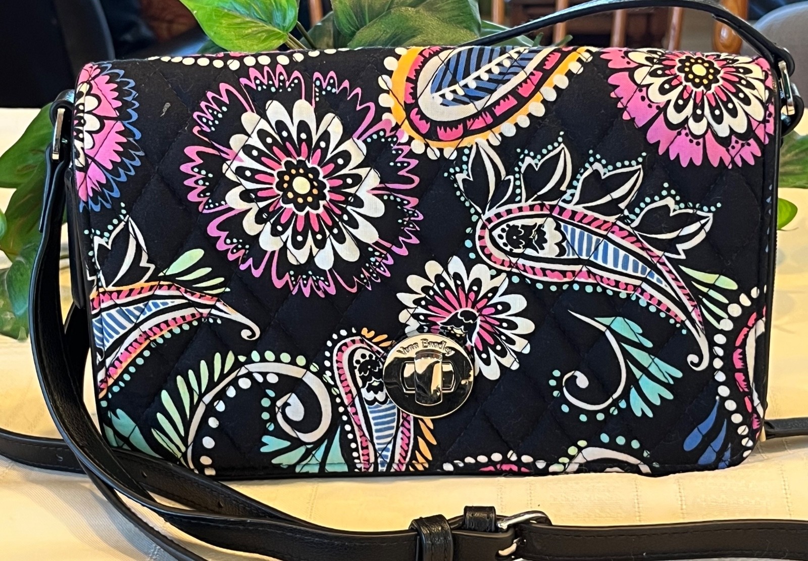 Vera Bradley Bandana Swirl Floral Paisley Turnlock Crossbody Bag 15809 NWOT - $39.00