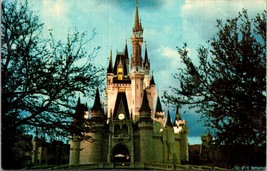 Cinderella Castle Fantasyland Walt Disney World FL Postcard PC48 - £3.99 GBP