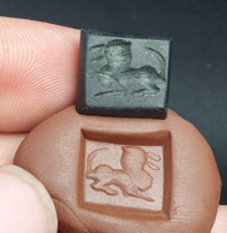 Ancient Antique Middle Eastern Dark green jade Stone Stamp Seal Animal - £50.39 GBP