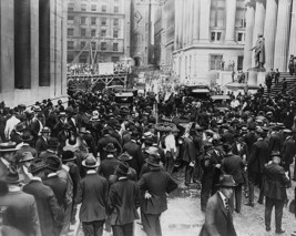 View of crowd after anarchists Wall Street bombing 1920 Photo Print - £7.02 GBP+