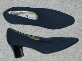 Saks Fifth Avenue Black Pumps Heel Shoes 8.5 - $40.00