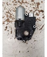 V60       2015 Roof Motor 1389907 - $904.71 MXN