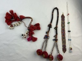 Estate Find Seed Bead Items Unknown Origin Lot - £31.14 GBP