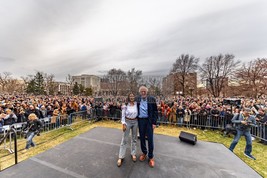 BERNIE SANDERS AND AOC AT FIGHT THE OLIGARCHY EVENT 2025 4X6 PHOTO POSTCARD - £6.93 GBP