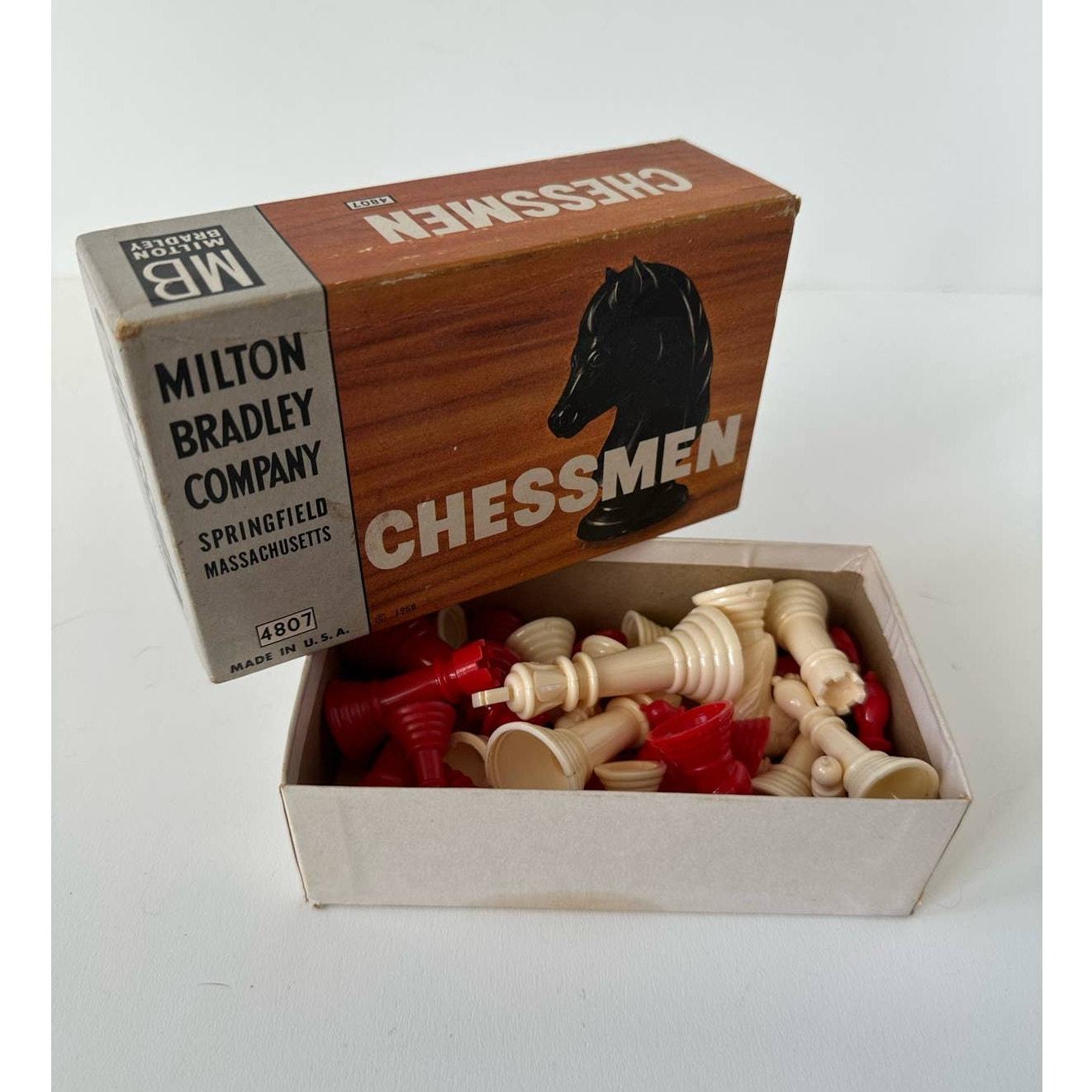 Vintage 1958 Chessmen by Milton Bradley, Chess pieces, 4807 - $62.89