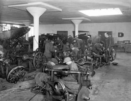 1922 Automobile Repair School Vintage Old Car Photo 8.5&quot; x 11&quot; - £9.63 GBP