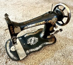 1891 Singer Treadle Sewing Machine Head Fiddle Bed w/Bobbin 100608371 - $99.00