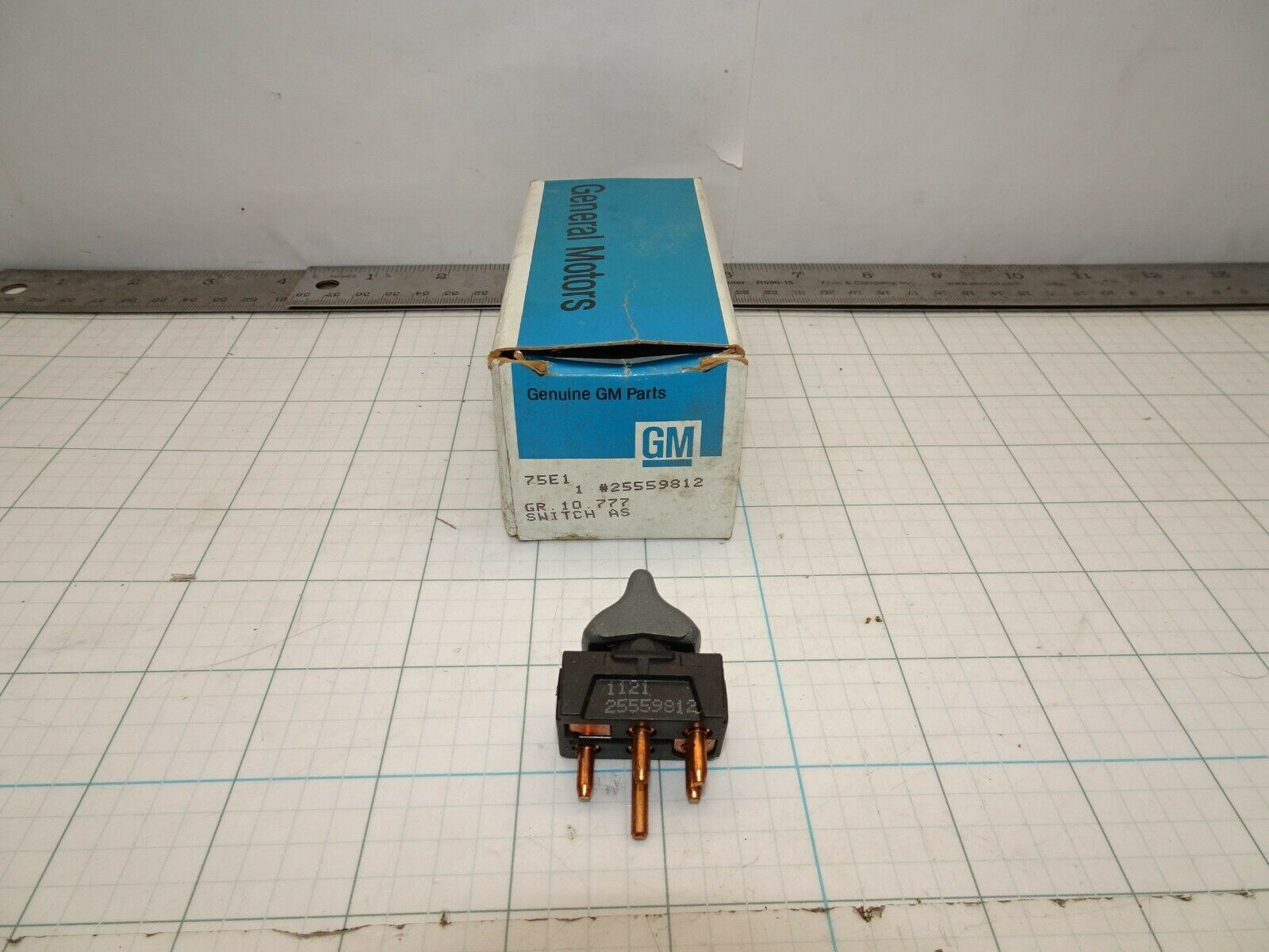 GM 25559812 Power window Switch Single Control  OEM NOS General Motors - $25.14