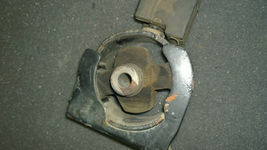 00-05 Toyota Celica GT GTS FRONT TRANSMISSION MOUNT OEM image 2