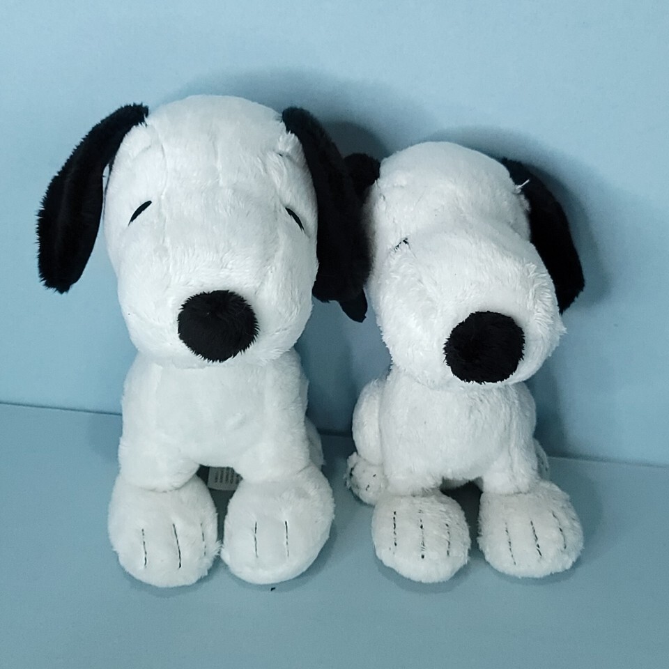 MetLife Peanuts Snoopy Charlie Brown Dog Plush Lot Of 2 Cedar Point Sitting - $16.82