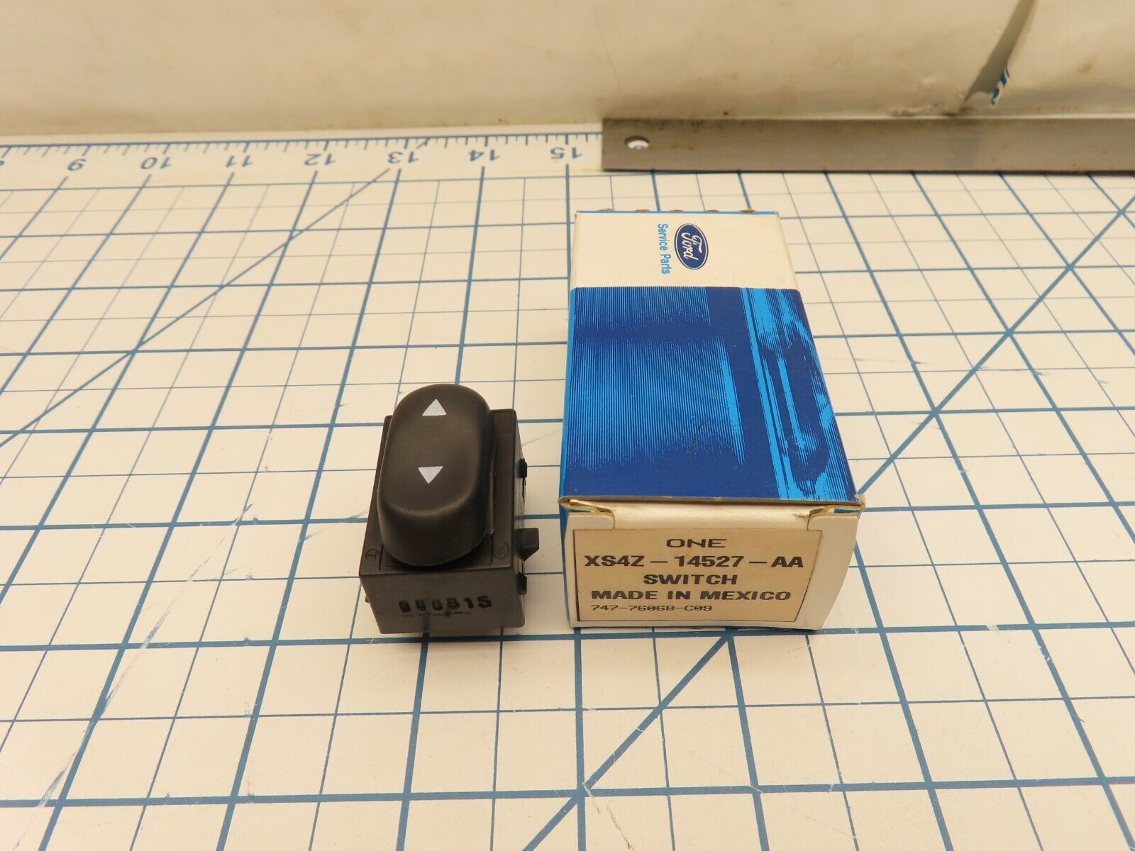 Ford XS4Z-14527-AA Power Window Switch Single - $19.33