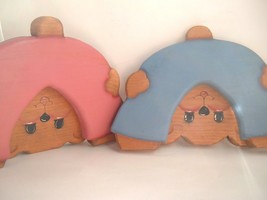 Vtg Wall Art Painted Wood Girl &amp; Boy Bears Pink Blue Baby kids Decor Hand made - £15.85 GBP