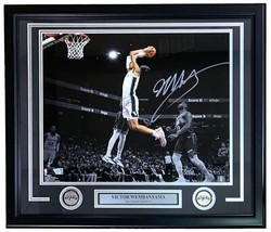 Victor Wembanyama Signé Encadré 16x20 San Antonio Spurs Dunk Photo Fanatiques - £686.48 GBP