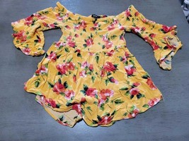 Ambiance Medium Yellow Floral Top - $7.50