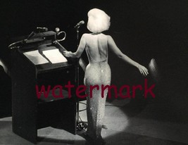 Back Shot Marilyn Monroe performing at JFK’s birthday PUBLICITY PHOTO 8x10 - £7.78 GBP