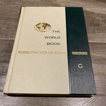 Vintage The World Book Encyclopedia 1967 Volume G8 Green And Tan - $241.17 MXN