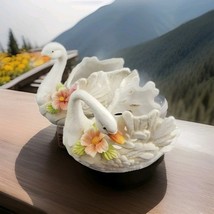 Vtg. K&#39;s Collection Vera Porcelain Hugging Swans Flowers Trinket Dish or... - $271.57 MXN