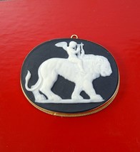 14k yellow gold ceramic black and white Lion Angel Harp Cameo Pendant, Italy - £300.79 GBP