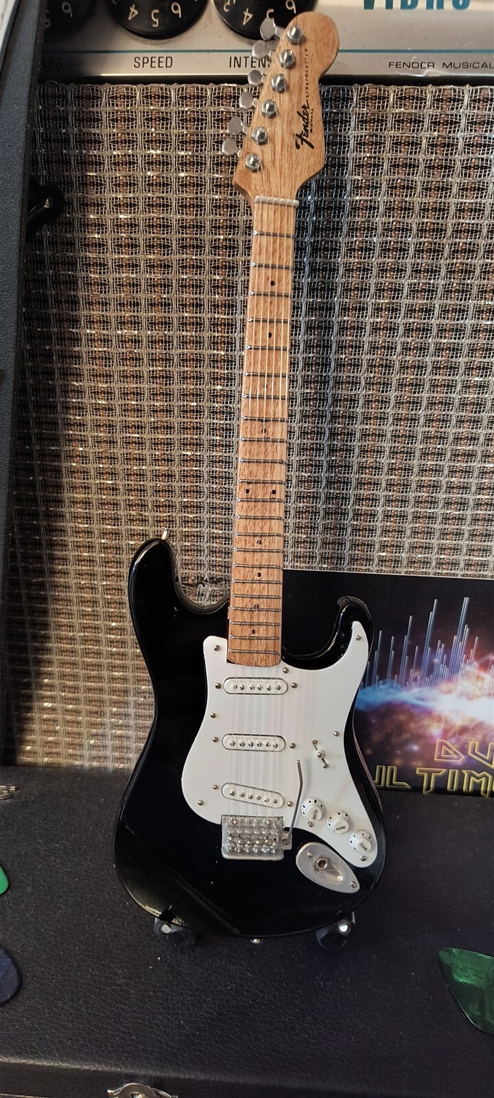 Fender Signature Vintage Blackie Strat 1:4 Scale Replica Guitar ~Axe Heaven - $34.65
