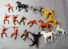 Cowboys and Indians Western Plastic Horses &amp; Riders 1950s vintage Lot - $21.73
