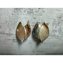 Vintage Bartek Gold Tone Brushed Etched Leaf Costume Clip On Earrings 1&quot; - £4.70 GBP