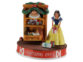 Disney 1994 Snow White Porcelain Figurine Christmas Dreams Limited Edition - $34.62