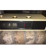 Panasonic Vintage Woodgrain Flip AM Radio Alarm Clock RC-1282 TESTED WOR... - $6,350.64 MXN