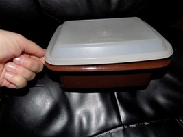 Vintage Tupperware Sandwich holder/ container with lid brown 1254-2/ 1255-2 - £17.54 GBP