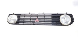 Grille XR-II With Headlights Broken Tab OEM 1995 Mitsubishi Pajero - $1,411.79 MXN