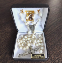 NEW Girl&#39;s Genuine Mother of Pearl First Communion Rosary Gift Boxed Catholic - £31.44 GBP