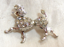 Vintage Silver Toned Poodle Pin Brooch Clear Rhinestones Red Rhinestone ... - $645.41 MXN