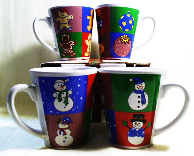 MULBERRY HOME COLLECTIONS CHRISTMAS LATTE MUGS/CUPS 4PC - $14.99