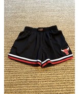 Mitchell &amp; Ness Hardwood Classics Chicago Bulls NBA Finals 1996 Shorts L... - $54.16 CAD