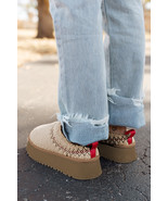 Oatmeal Embroidered Sherpa Plush Thick Sole Snow Boots - $603.30 MXN
