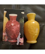 Vintage Avon Spring Bouquet Fragranced Vase Amber Yellow 1981 Still Smel... - £14.11 GBP