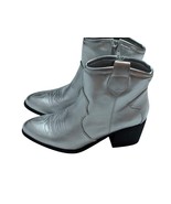 Women&#39;s Sz 9 Silver Cowboy Boots -Dirty Laundry- Ankle Booties Western NWOB - $548.80 MXN