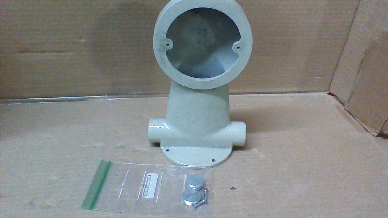 Primary image for (NEW) CROUSE HINDS VXT 20 WALL MOUNT LIGHT BRACKET / FIXTURE / (3) 3/4" NPT HUBS
