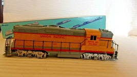 HO Scale Athearn GP-9 Diesel Locomotive Union Pacific, #130 Yellow Weathered - £95.92 GBP