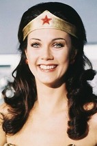 Lynda Carter As Wonder Woman In Wonder Woman 11x17 Mini Poster Smiling Broadly - £15.68 GBP