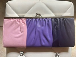 Tricolor Pink Purple Navy Purse Clutch Great Colors! Pre Owned. Minor Flaws - $150.53 MXN