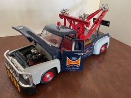 Road Legends 1953 Ford F-100 Wrecker Tow Truck 1:18 Diecast  - $17.10