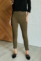 Magic Ankle Crop Skinny Pants in Olive - £27.23 GBP