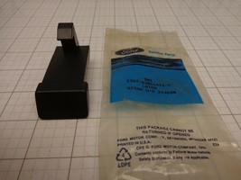 FORD OEM NOS E3SZ-63061A34-D Glove Box Compartment Latch Some 83-86  Thu... - $23.20